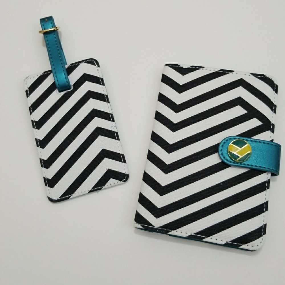 Flight 001 Travel Accessory Set