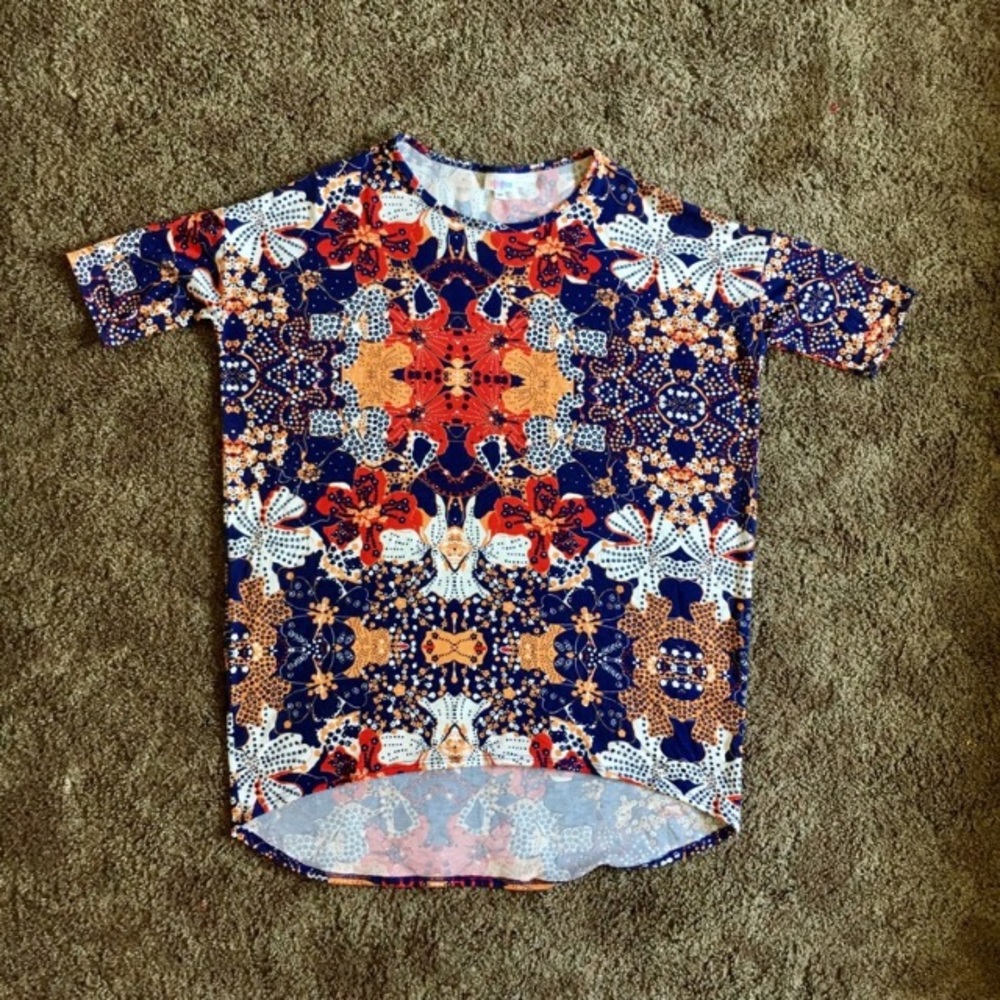 Lularoe Patterned Top - M
