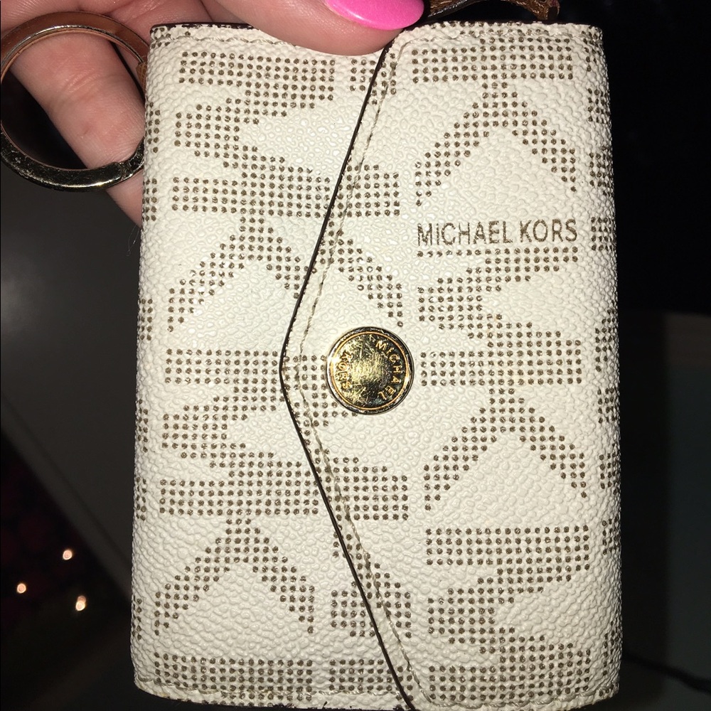 100% authentic Michael Kors keychain wallet