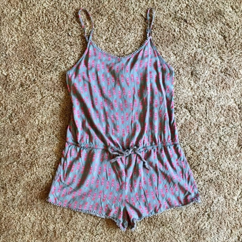 Xhiliration Comfy Romper- M