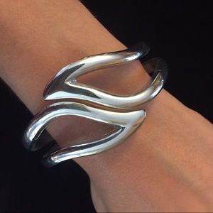 Bracelet and earring set