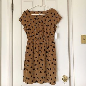 Old navy tan dress bird print size M NWT Old navy tan dress bird print size M NWT