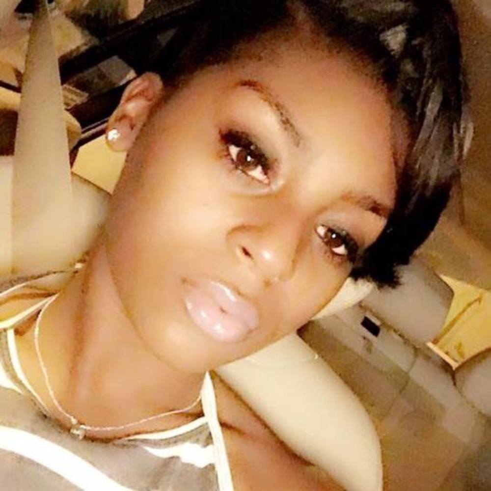 Meet your Posher, Najaa