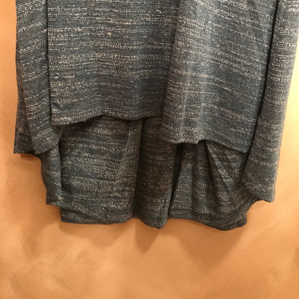 🆕2 LEFT!! 🎉Sea Blue Cape Back Tunic - Picture 5 of 6