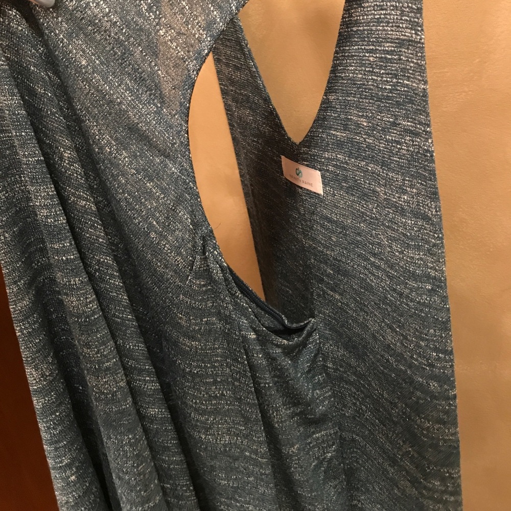 🆕2 LEFT!! 🎉Sea Blue Cape Back Tunic - Picture 6 of 6