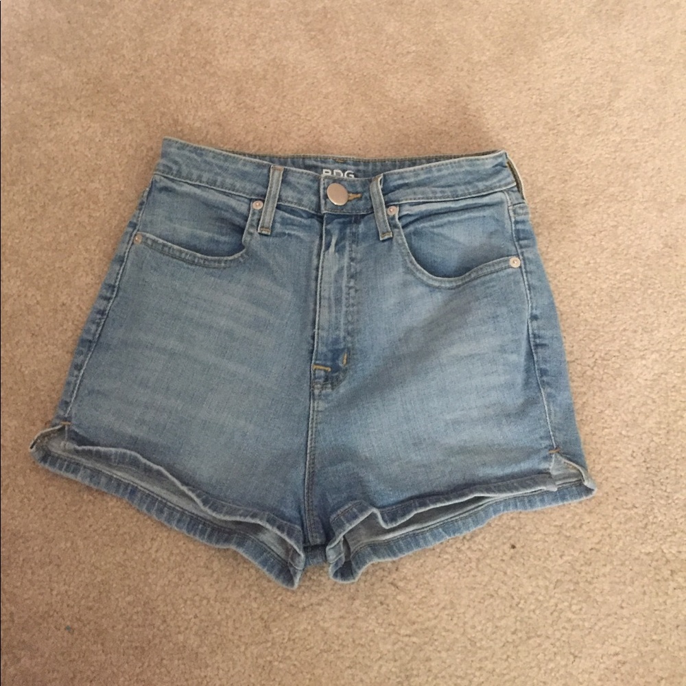 URBAN OUTFITTERS HIGH RISE SHORTS