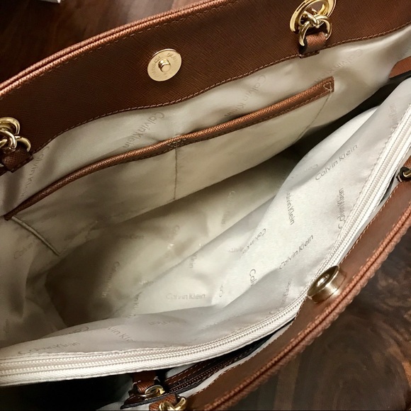 Calvin Klein Cognac & Gold chain Bag - Picture 6 of 9