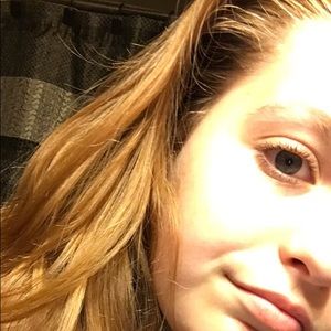 Meet your Posher, Caitlin