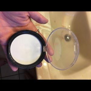 Ofra translucent powder