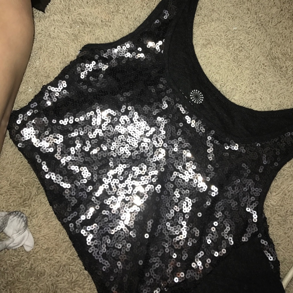 Sequin tank