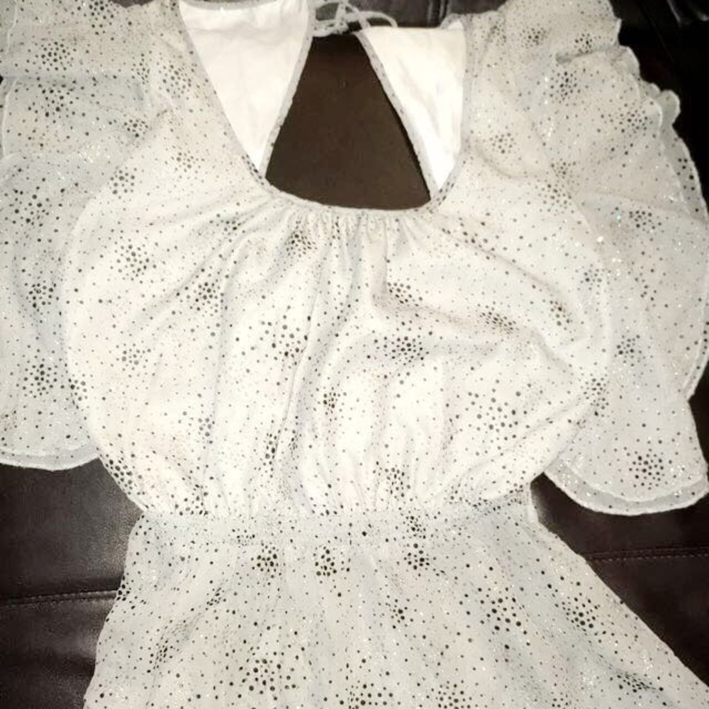 Beautiful flutter top