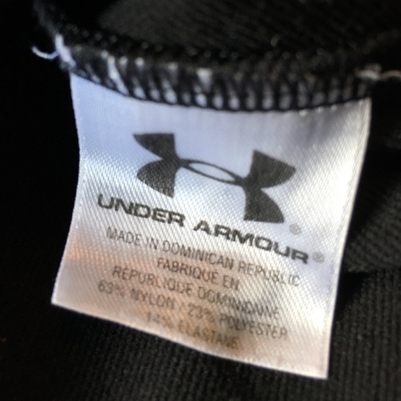 Under Armour Shirts - Men's Under Armour Black Base Layer Small Long slv Under Armour Shirts - Men's Under Armour Black Base Layer Small Long slv