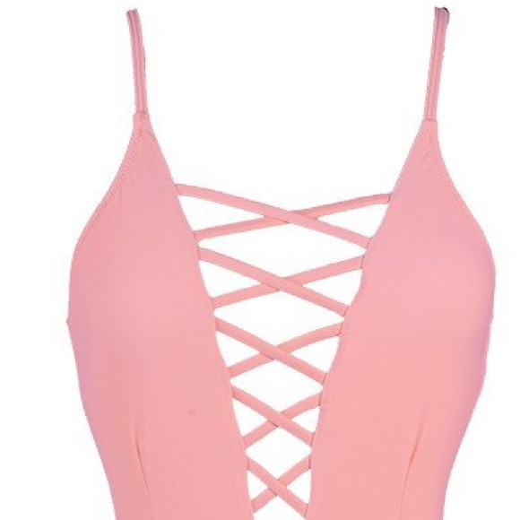 ⬇️👙➕HP✂️Pink Deep V Criss Cross Front Swimsuit - Picture 4 of 6