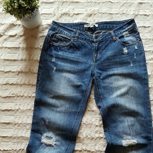 Distresses Boyfriend Jeans - Picture 5 of 5