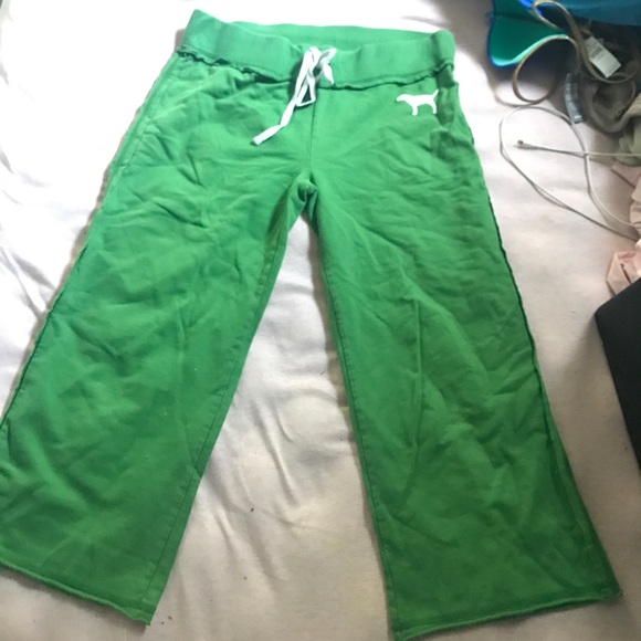 VS PINK CROPPED SWEATPANTS☘️🐢💚 - Picture 1 of 4