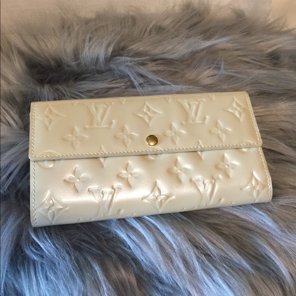Louis Vuitton Sarah wallet Auth