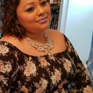 Meet your Posher, Noemi