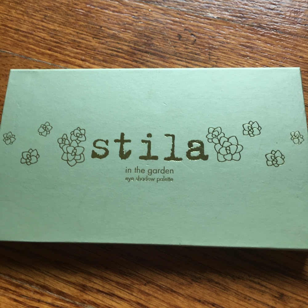 Stila in the garden palette