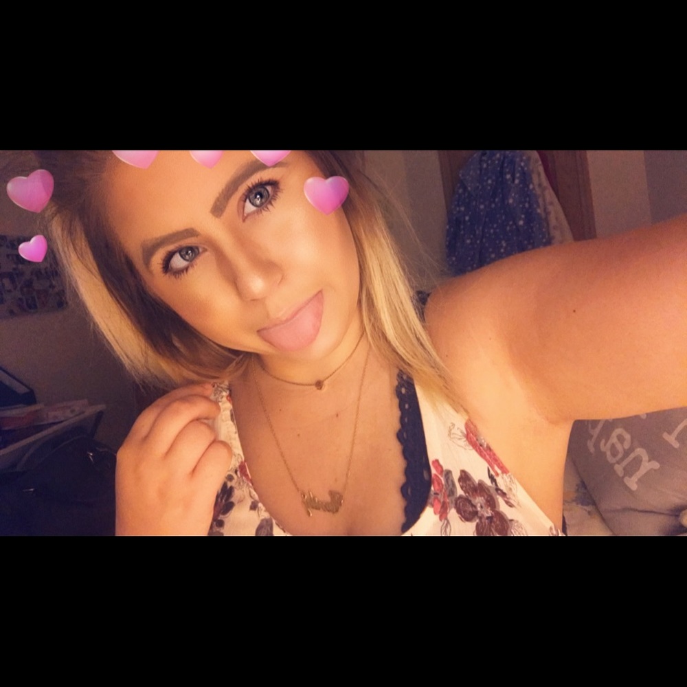 Meet your Posher, Emily 💗😇