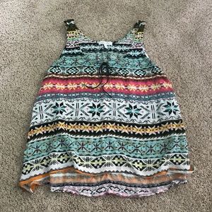 Patterned tank