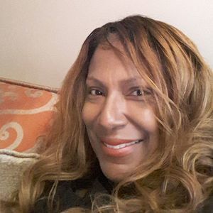 Meet your Posher, Mia