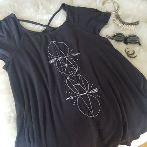 AEO fluttery graphic tee - EUC szM