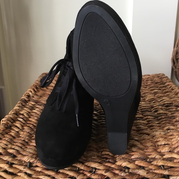 Black suede wedge healed booties - Picture 3 of 6