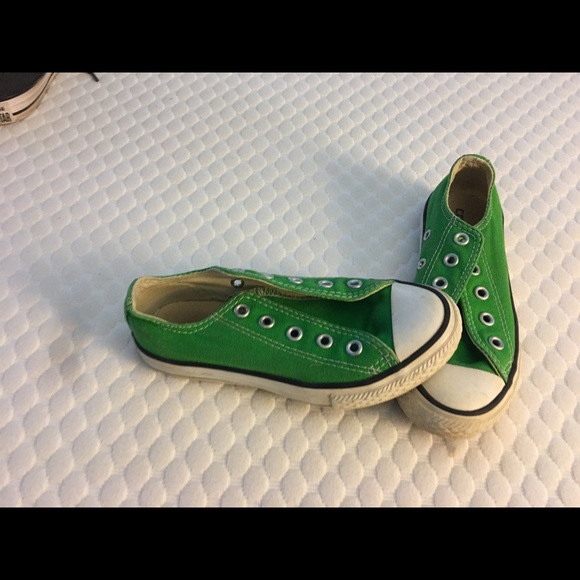 Kelly green chucks - Picture 1 of 3