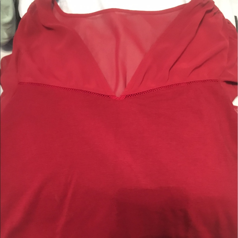 Express light weight red top