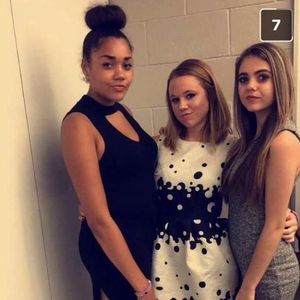 Meet your Posher, Dominique