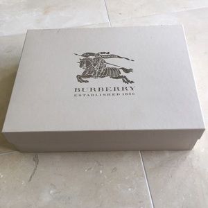 Burberry boot box