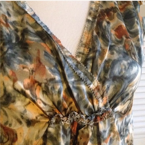 🌈 Talbots Top - grey/peach/rust swirl design - Picture 2 of 7