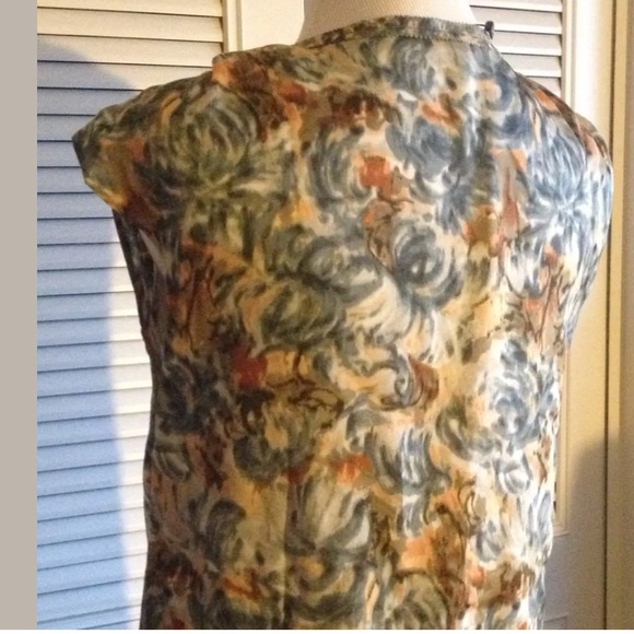 🌈 Talbots Top - grey/peach/rust swirl design - Picture 5 of 7