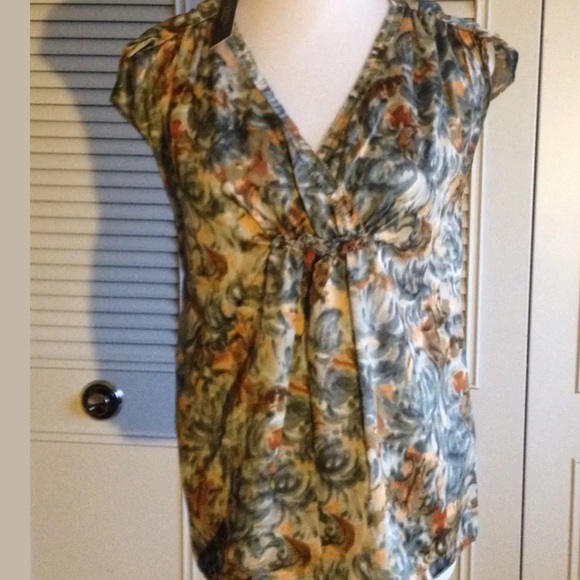 🌈 Talbots Top - grey/peach/rust swirl design - Picture 3 of 7