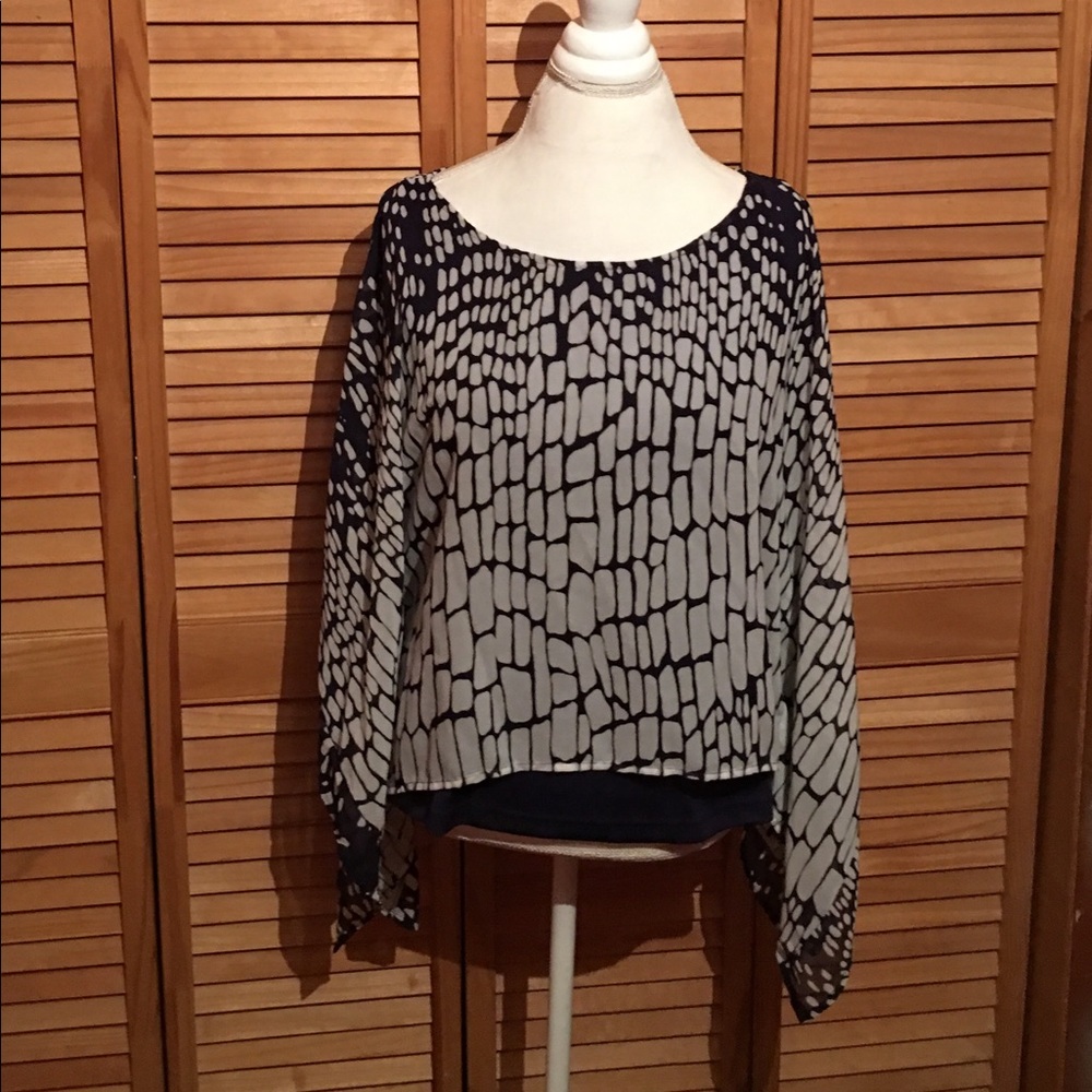 SARA MICHELLE Navy Blue & White Top