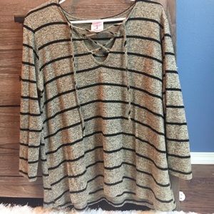 Criss cross neck top