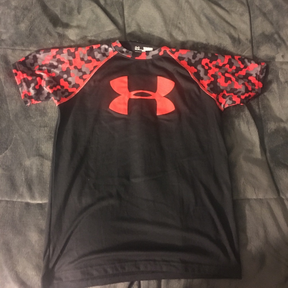 Under Armour Youth Medium Shirt