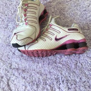 Women's Nike Shox