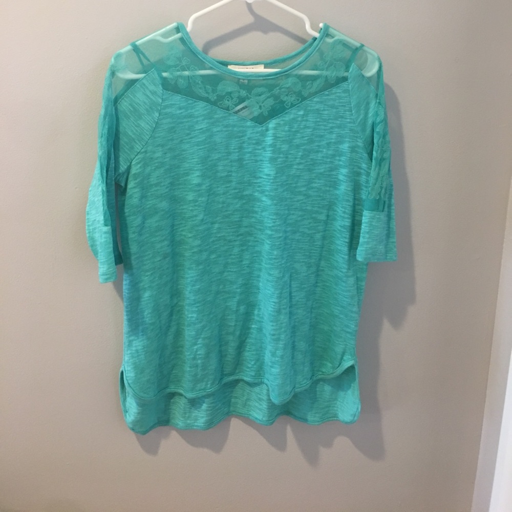 Hi lo lace detailed top