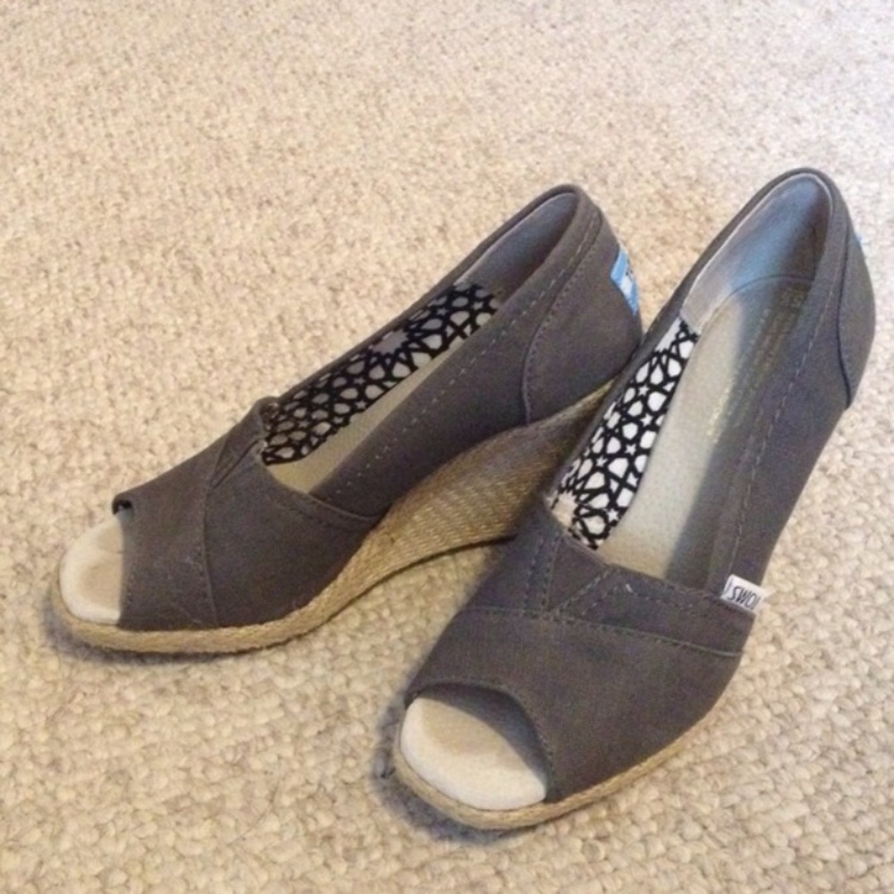 Toms Wedges size 5.5