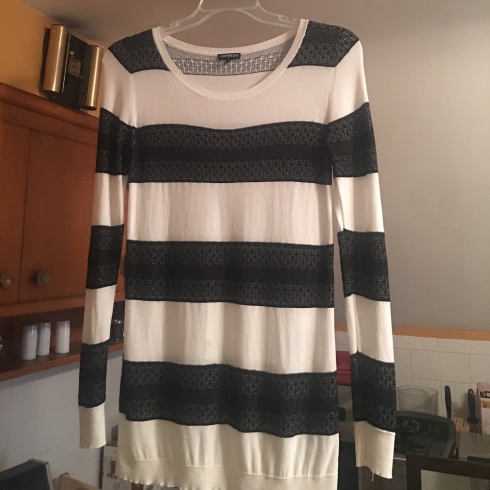 Long sleeve tee lace
