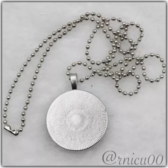 🌟Last 1!🌟Boho Love Feather Glow in Dark Necklace - Picture 7 of 8