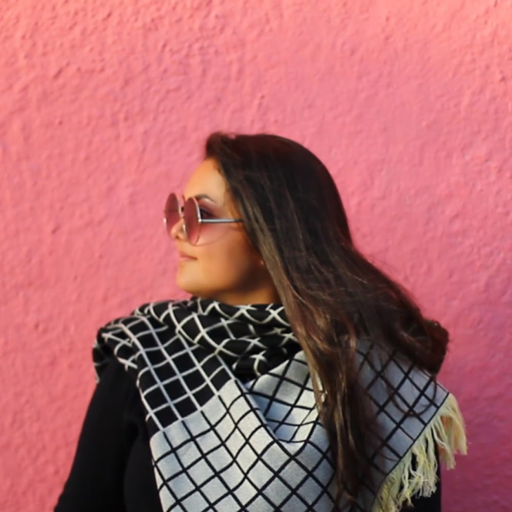 Meet your Posher, Analicia
