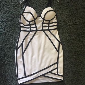 Charlotte Russe body con dress