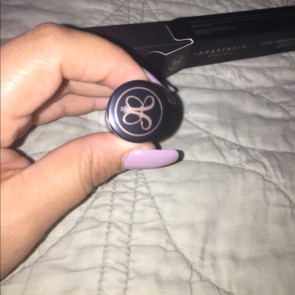 Anastacia Stick foundation - Picture 5 of 6