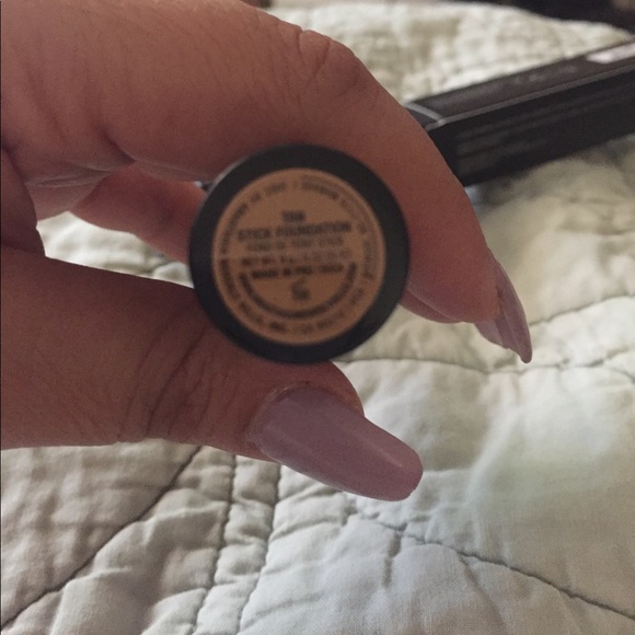 Anastacia Stick foundation - Picture 6 of 6