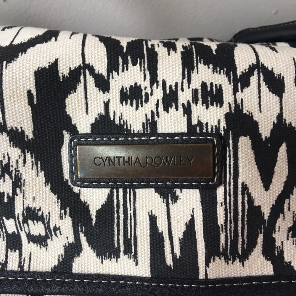 Gorgeous Cynthia Rowley Bag! - Picture 2 of 4