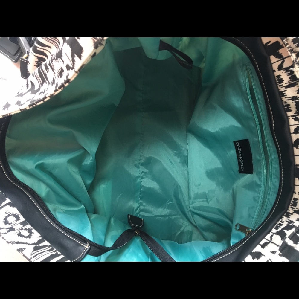 Gorgeous Cynthia Rowley Bag! - Picture 4 of 4