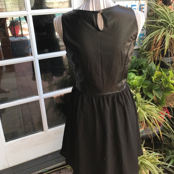 Faux leather and chiffon dress - Picture 4 of 4