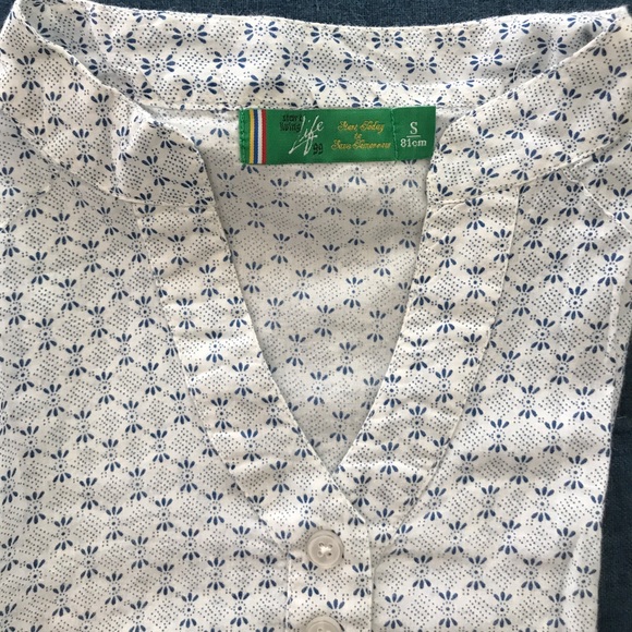 NWOT- 💯% Cotton White Blue Blouse Elastic Waist - Picture 3 of 8